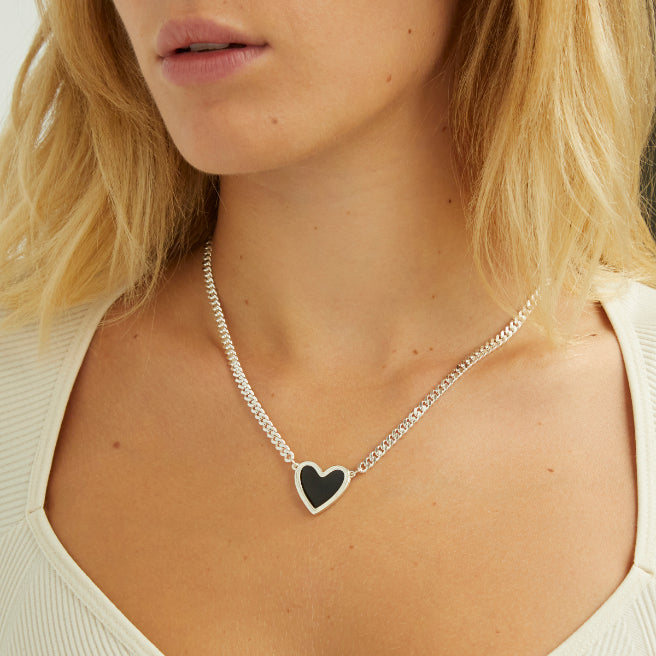 Amour Necklace in Silver